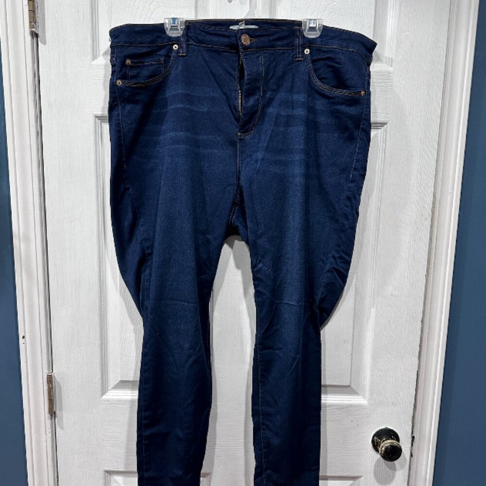 STS Blue Stretch Skinny Jeans – Size 22 – Dark Wash